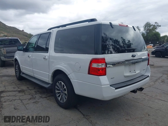 2016 Ford Expedition EL XLT with VIN 1FMJK1HT1GEF29369, listed as a IAAI auction lot 41743544 with 121,098 mi miles. Bid and sale history available at carsss.com. Image 3.