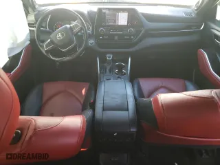 2022 Toyota Highlander XSE with VIN 5TDJZRAH8NS099982, listed as a Copart auction lot 79723234 with 42,992 mi miles and Salvage Title. Bid and sale history available at carsss.com. Image 8.