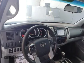 2014 Toyota Tacoma with VIN 3TMMU4FN8EM068633, listed as a IAAI auction lot 42727713 with 185,402 mi miles and . Bid and sale history available at DreamBid. Image 18.