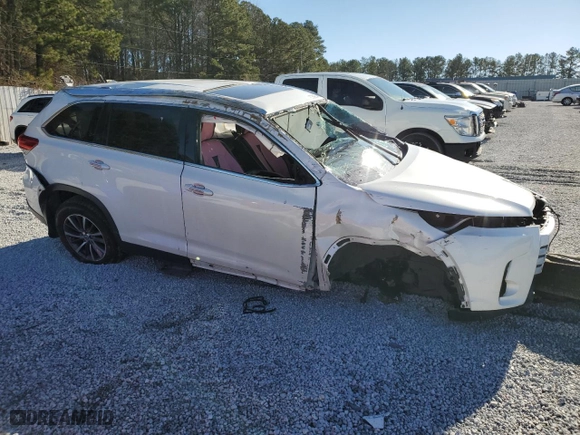 2019 Toyota Highlander SE with VIN 5TDKZRFH2KS565589, listed as a Copart auction lot 87389854 with NaN miles and Salvage Title. Bid and sale history available at carsss.com. Image 4.