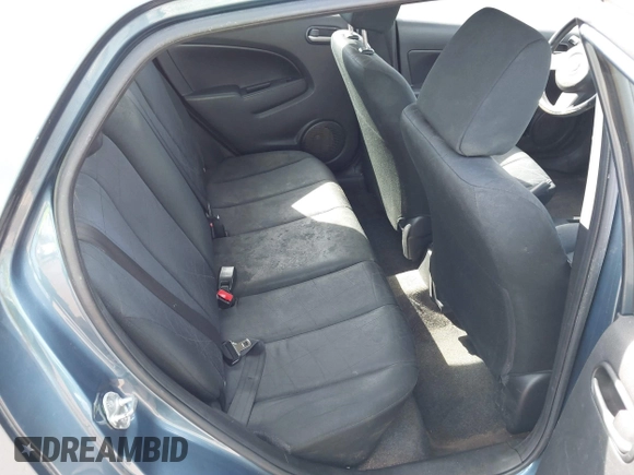 2014 Mazda 2 Sport with VIN JM1DE1KY0E0181555, listed as a IAAI auction lot 41539841 with 121,918 mi miles and . Bid and sale history available at DreamBid. Image 8.
