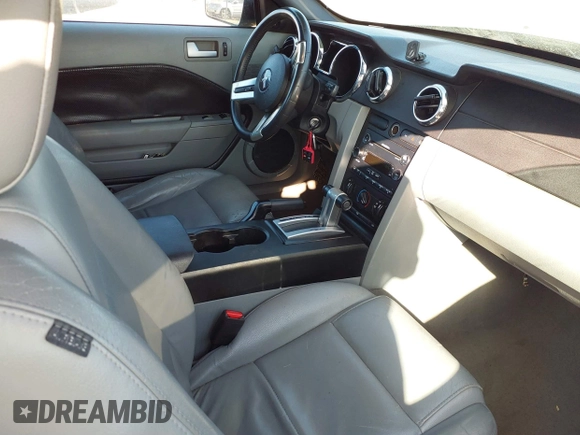 2008 Ford Mustang Deluxe with VIN 1ZVHT84N785153405, listed as a IAAI auction lot 41800507 with 141,496 mi miles and . Bid and sale history available at DreamBid. Image 5.