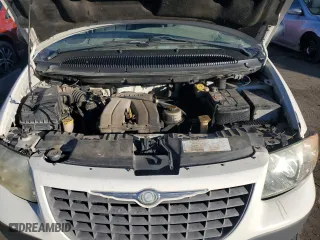 2002 Chrysler Voyager with VIN 1C4GJ25B82B672705, listed as a Copart auction lot 88314105 with 220,062 mi miles and Salvage Title. Bid and sale history available at carsss.com. Image 12.