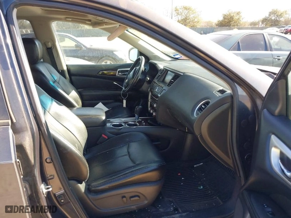 2013 Nissan Pathfinder Platinum with VIN 5N1AR2MN4DC639381, listed as a IAAI auction lot 41408173 with 136,509 mi miles. Bid and sale history available at carsss.com. Image 5.