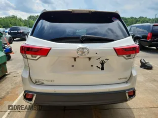 2017 Toyota Highlander Limited with VIN 5TDYZRFH1HS227670, listed as a Copart auction lot 62749185 with 90,602 mi miles and Salvage title. Bid and sale history available at DreamBid. Image 6.