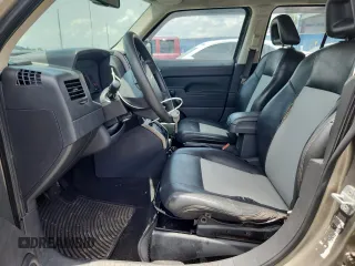 2008 Jeep Patriot Sport with VIN 1J8FT28078D722144, listed as a Copart auction lot 58493765 with 176,133 mi miles and Salvage title. Bid and sale history available at DreamBid. Image 7.