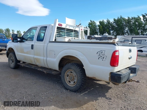 2016 Ford Super Duty F-250 SRW XLT with VIN 1FT7X2B62GEC44396, listed as a IAAI auction lot 40302095 with 154,762 mi miles. Bid and sale history available at carsss.com. Image 3.