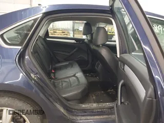 2013 Volkswagen Passat SE z VIN 1VWBH7A32DC020111, wystawiony jako IAAI lot #41889575 z przebiegiem 104 000 mil mil oraz . Historia ofert i sprzedaży dostępna na DreamBid. Obrazek 8.
