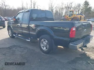 2008 Ford Super Duty F-250 SRW XL with VIN 1FTNX20528EB93338, listed as a IAAI auction lot 41801499 with 232,046 mi miles. Bid and sale history available at carsss.com. Image 3.