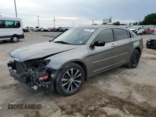 2012 Chrysler 200 Limited with VIN 1C3CCBCB4CN191088, listed as a Copart auction lot 53318964 with 184,065 mi miles and Salvage Title. Bid and sale history available at carsss.com. Image 1.