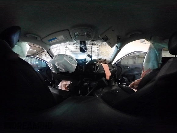 2021 Jeep Compass Latitude z VIN 3C4NJDBB8MT530881, wystawiony jako IAAI lot #42159145 z przebiegiem Nie podano mil oraz . Historia ofert i sprzedaży dostępna na DreamBid. Obrazek 17.