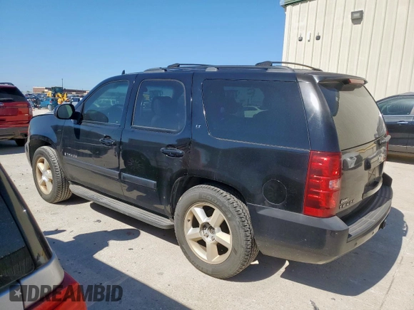 2008 Chevrolet Tahoe 2LT z VIN 1GNFC13028R252785, wystawiony jako Copart lot #56244945 z przebiegiem 283 328 mil mil oraz Czysty tytuł • Clean title. Historia ofert i sprzedaży dostępna na DreamBid. Obrazek 2.
