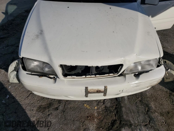 1998 Volvo S70 z VIN YV1LS5674W2543724, wystawiony jako Copart lot #42146915 z przebiegiem 126 467 mil mil oraz Szkody całkowita. Historia ofert i sprzedaży dostępna na DreamBid. Obrazek 11.