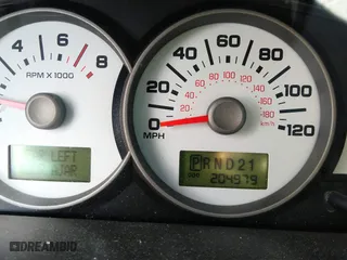 2005 Ford Escape Limited with VIN 1FMCU94165KE32639, listed as a IAAI auction lot 41960732 with 204,979 mi miles. Bid and sale history available at carsss.com. Image 7.