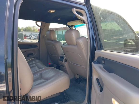 2003 Chevrolet Avalanche with VIN 3GNEK13T33G332498, listed as a IAAI auction lot 42060369 with 176,196 mi miles. Bid and sale history available at carsss.com. Image 8.