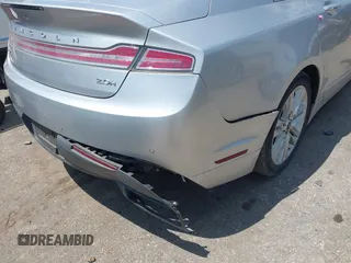 2016 Lincoln MKZ Hybrid z VIN 3LN6L2LUXGR603569, wystawiony jako IAAI lot #42220243 z przebiegiem 109 414 mil mil oraz . Historia ofert i sprzedaży dostępna na DreamBid. Obrazek 6.