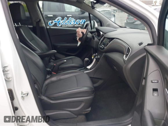 2020 Chevrolet Trax LT with VIN KL7CJLSB7LB008290, listed as a IAAI auction lot 42030672 with 50,739 mi miles. Bid and sale history available at carsss.com. Image 5.
