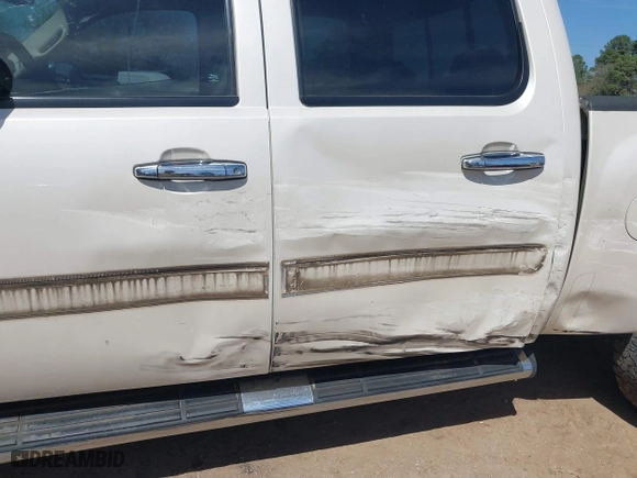 2009 Chevrolet Silverado 1500 LTZ with VIN 3GCEK33M99G156496, listed as a IAAI auction lot 41794538 with 138,829 mi miles. Bid and sale history available at carsss.com. Image 6.