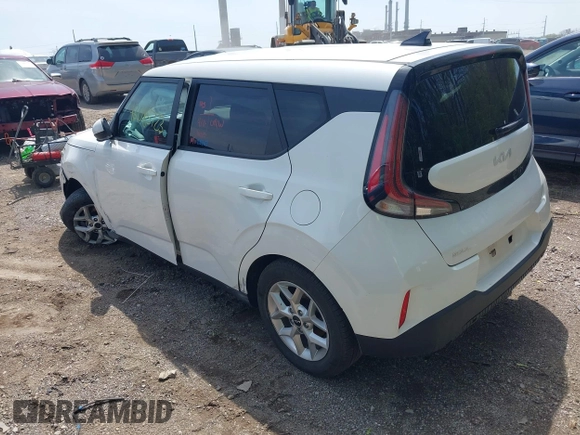 2024 Kia Soul S with VIN KNDJ23AUXR7227864, listed as a IAAI auction lot 42085723 with 28,767 mi miles and . Bid and sale history available at DreamBid. Image 3.