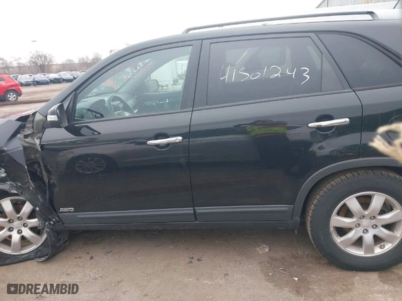 2011 Kia Sorento LX with VIN 5XYKTCA12BG032762, listed as a IAAI auction lot 41501243 with 252,216 mi miles. Bid and sale history available at carsss.com. Image 14.