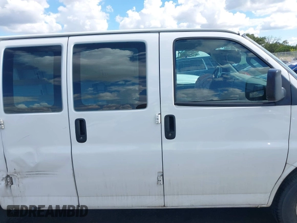 2017 GMC Savana Cargo Van with VIN 1GTW7AFF1H1913587, listed as a IAAI auction lot 40216941 with 269,708 mi miles. Bid and sale history available at carsss.com. Image 13.