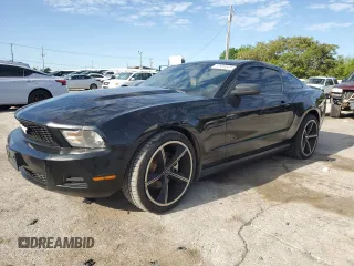 2011 Ford Mustang V6 with VIN 1ZVBP8AM9B5105689, listed as a Copart auction lot 53954605 with 137,438 mi miles and Salvage Title. Bid and sale history available at carsss.com. Image 1.
