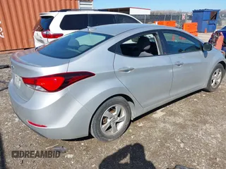 2015 Hyundai Elantra SE z VIN 5NPDH4AE9FH562261, wystawiony jako IAAI lot #41710313 z przebiegiem 74 824 mil mil oraz . Historia ofert i sprzedaży dostępna na DreamBid. Obrazek 4.