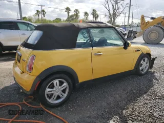 2008 MINI Convertible z VIN WMWRF33588TG18367, wystawiony jako Copart lot #47261345 z przebiegiem 132 150 mil mil oraz Szkody całkowita. Historia ofert i sprzedaży dostępna na DreamBid. Obrazek 3.