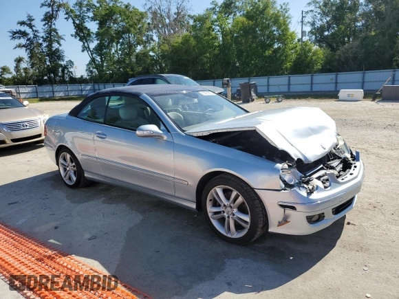 2006 Mercedes-Benz CLK 3.5L with VIN WDBTK56G86T056136, listed as a Copart auction lot 53261395 with 129,834 mi miles and Salvage Title. Bid and sale history available at carsss.com. Image 4.