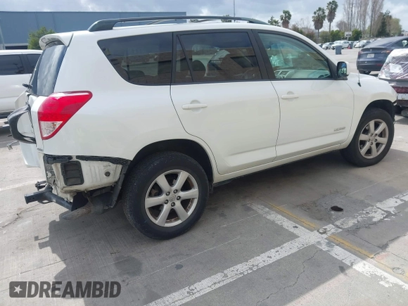 2006 Toyota RAV4 Limited with VIN JTMBK31V665006220, listed as a IAAI auction lot 41922963 with 207,389 mi miles. Bid and sale history available at carsss.com. Image 4.