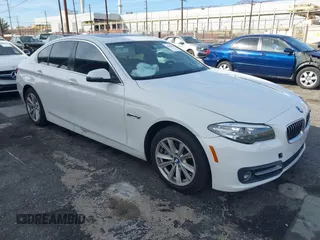 2016 BMW 5 Series 528i z VIN WBA5A5C59GG351835, wystawiony jako IAAI lot #41398573 z przebiegiem 128 214 mil mil oraz . Historia ofert i sprzedaży dostępna na DreamBid. Obrazek 1.