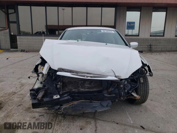 2013 Chrysler 200 LX with VIN 1C3CCBAG2DN591408, listed as a Copart auction lot 82182224 with 0 mi miles and Salvage Title. Bid and sale history available at carsss.com. Image 5.