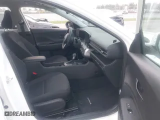 2025 Hyundai Kona SE with VIN KM8HA3AB3SU233511, listed as a IAAI auction lot 41592301 with 1,394 mi miles. Bid and sale history available at carsss.com. Image 5.