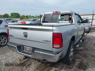 2015 Ram 1500 Big Horn z VIN 3C6RR7LT8FG711548, wystawiony jako IAAI lot #42059708 z przebiegiem 181 589 mil mil oraz . Historia ofert i sprzedaży dostępna na DreamBid. Obrazek 4.