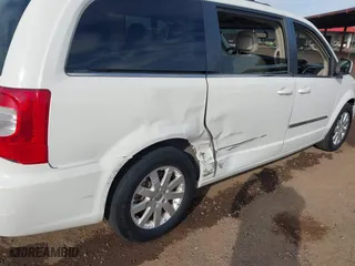 2013 Chrysler Town & Country Touring with VIN 2C4RC1BG2DR620651, listed as a IAAI auction lot 41895163 with 183,385 mi miles. Bid and sale history available at carsss.com. Image 6.