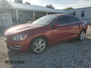 2015 Volvo S60 T5 Premier z VIN YV1612TK9F1343273, wystawiony jako Copart lot #54096255 z przebiegiem 109 724 mil mil oraz Czysty tytuł • Clean title. Historia ofert i sprzedaży dostępna na DreamBid. Obrazek 1.