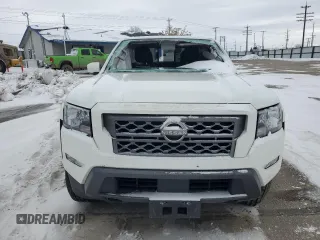 2024 Nissan Frontier SV z VIN 1N6ED1FK3RN618063, wystawiony jako Copart lot #45242025 z przebiegiem 24 979 mil mil oraz Szkoda całkowita • Salvage title. Historia ofert i sprzedaży dostępna na DreamBid. Obrazek 5.