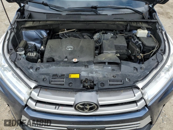 2018 Toyota Highlander SE with VIN 5TDJZRFH9JS858688, listed as a Copart auction lot 55343275 with 103,287 mi miles and Salvage title. Bid and sale history available at DreamBid. Image 12.