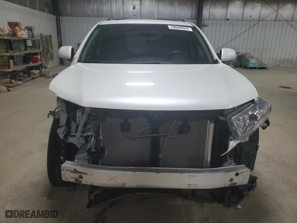 2011 Toyota Highlander Limited with VIN 5TDYK3EH7BS044168, listed as a Copart auction lot 79694924 with 29,903 mi miles and Salvage Title. Bid and sale history available at carsss.com. Image 5.