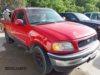 1998 Ford F-150 z VIN 1FTZX1769WKB53332, wystawiony jako IAAI lot #42262699 z przebiegiem 242 152 mil mil oraz . Historia ofert i sprzedaży dostępna na DreamBid. Obrazek 1.