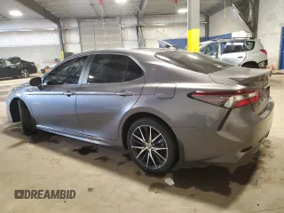 2023 Toyota Camry SE z VIN 4T1G11BK9PU083121, wystawiony jako Copart lot #58724145 z przebiegiem 29 991 mil mil oraz Szkoda całkowita • Salvage title. Historia ofert i sprzedaży dostępna na DreamBid. Obrazek 2.