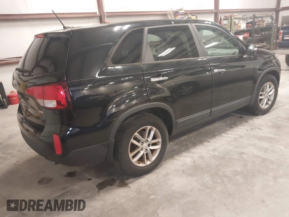 2014 Kia Sorento LX z VIN 5XYKT3A60EG479896, wystawiony jako IAAI lot #42360338 z przebiegiem 200 350 mil mil oraz . Historia ofert i sprzedaży dostępna na DreamBid. Obrazek 4.