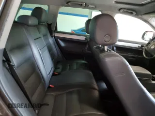 2009 Volkswagen Touareg VR6 z VIN WVGBE77L39D013877, wystawiony jako Copart lot #65572024 z przebiegiem 139 263 mil mil oraz Tytuł czysty. Historia ofert i sprzedaży dostępna na DreamBid. Obrazek 11.
