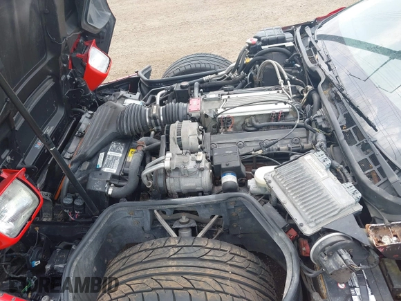1994 Chevrolet Corvette z VIN 1G1YY32P6R5111992, wystawiony jako IAAI lot #42087310 z przebiegiem 72 086 mil mil oraz . Historia ofert i sprzedaży dostępna na DreamBid. Obrazek 10.