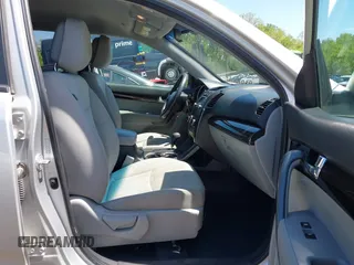 2011 Kia Sorento LX with VIN 5XYKTCA18BG029011, listed as a IAAI auction lot 42101307 with 158,762 mi miles. Bid and sale history available at carsss.com. Image 5.