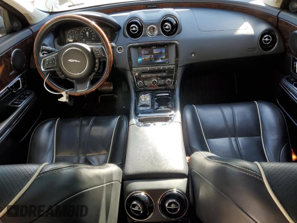 2016 Jaguar XJ R-Sport with VIN SAJWJ1CD8G8W02265, listed as a Copart auction lot 42821565 with 89,628 mi miles and Clean title. Bid and sale history available at DreamBid. Image 8.