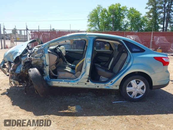 2012 Ford Focus SE with VIN 1FAHP3F20CL320775, listed as a IAAI auction lot 41996599 with Not Provided miles. Bid and sale history available at carsss.com. Image 18.