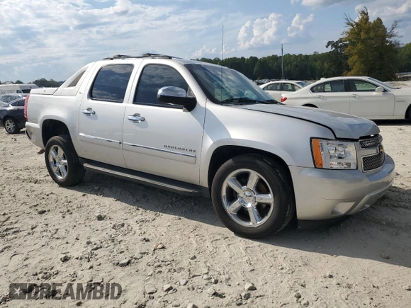 2011 Chevrolet Avalanche LTZ with VIN 3GNTKGE39BG302847, listed as a Copart auction lot 74126814 with 246,301 mi miles and Salvage Title. Bid and sale history available at carsss.com. Image 4.