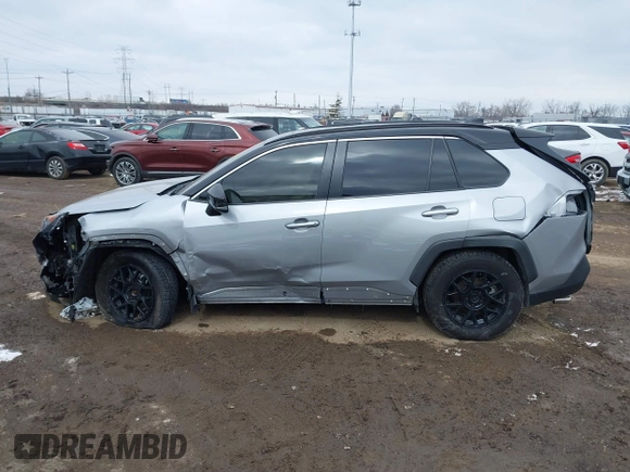 2019 Toyota RAV4 XLE with VIN 2T3W1RFV0KW007088, listed as a IAAI auction lot 41642339 with 60,567 mi miles. Bid and sale history available at carsss.com. Image 15.