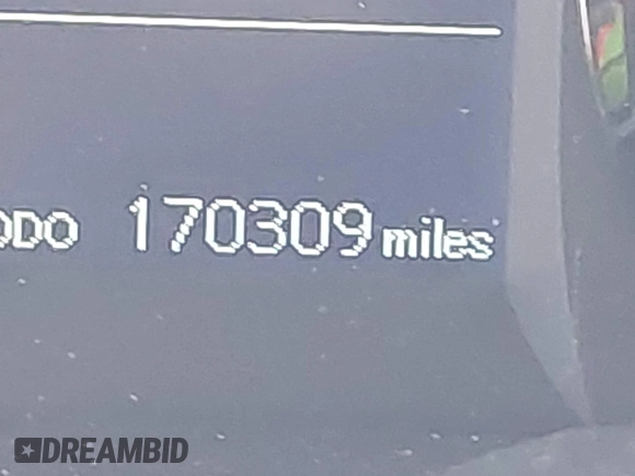 2017 Toyota Sienna LE Auto Access Seat with VIN 5TDKZ3DC5HS811239, listed as a IAAI auction lot 42723268 with 170,309 mi miles and . Bid and sale history available at DreamBid. Image 15.